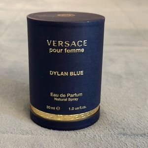 Brand new Versace pour femme Dylan Blue eau de parfum 1.0 fl oz
